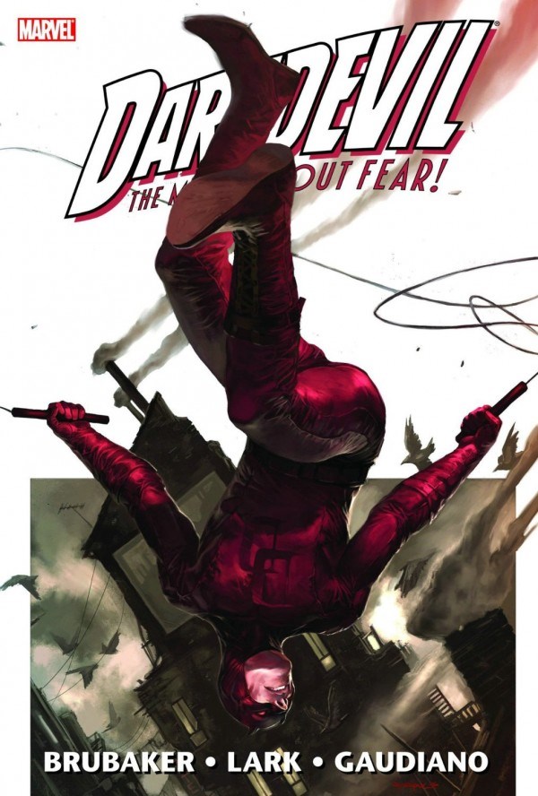 DAREDEVIL BY ED BRUBAKER & MICHAEL LARK - OMNIBUS #1